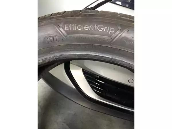 Pneus été 17 205/45 R17 88V - Photo 2