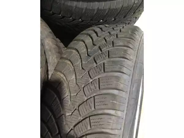 Jantes alu + Pneus hiver 16 205/65 R16 95H - Photo 2