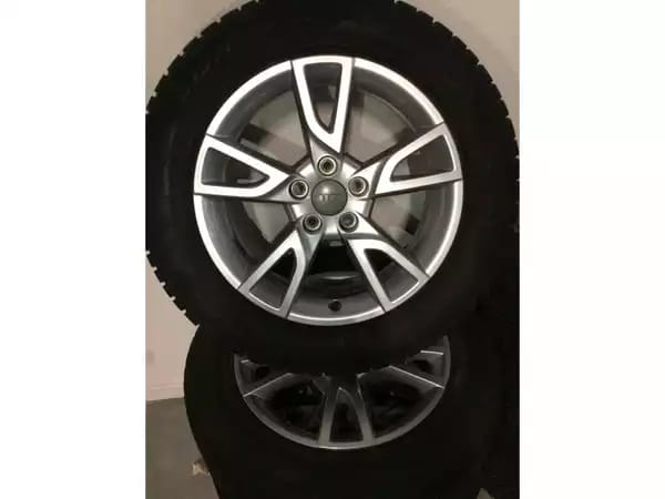 Jantes alu + Pneus hiver 17 215/60 R17 96H - Photo 2