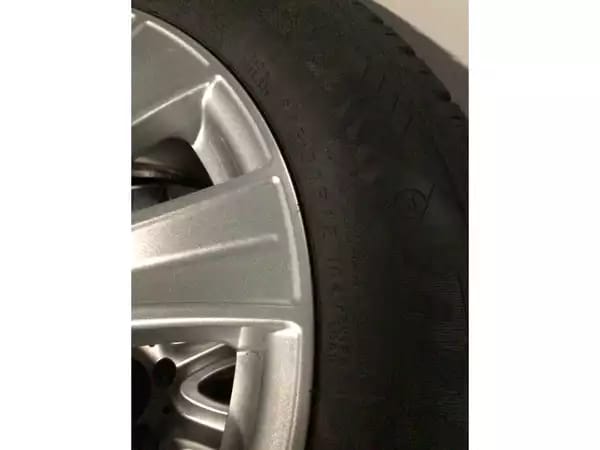 Jantes alu + Pneus hiver 18 245/50 R18 104V - Photo 3
