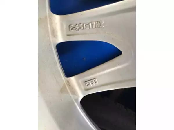 Jantes alu + Pneus hiver 17 215/60 R17 96H - Photo 2