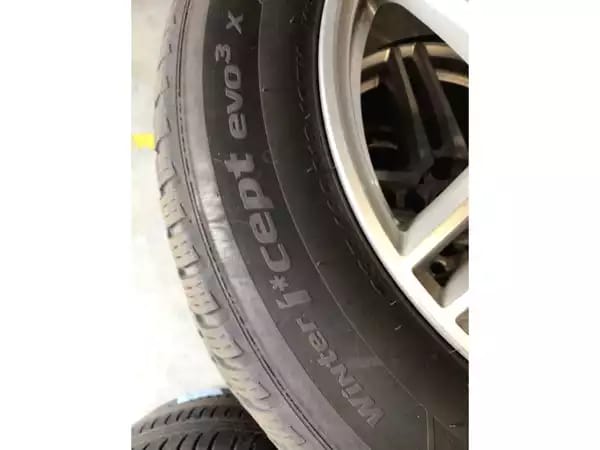 Jantes alu + Pneus hiver 18 235/60 R18 107H - Photo 2