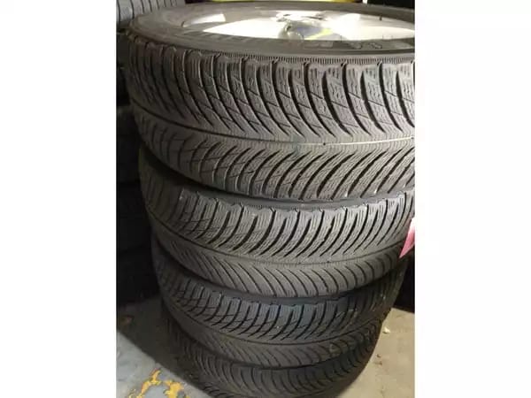 Jantes alu + Pneus hiver 17 235/55 R17 103V - Photo 2