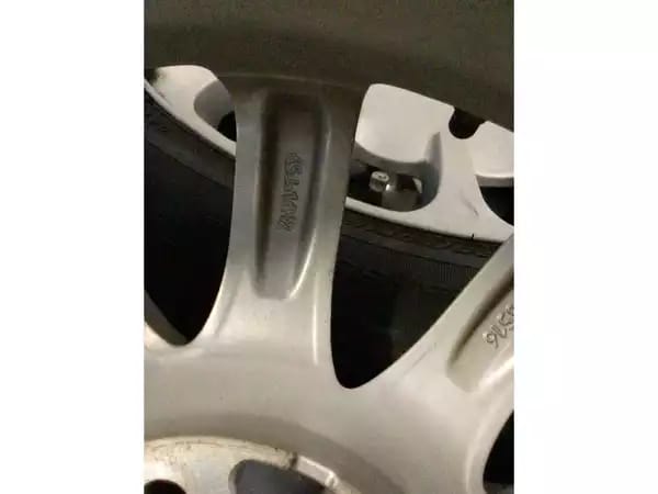 Jantes alu + Pneus hiver 16 215/65 R16 98H - Photo 2