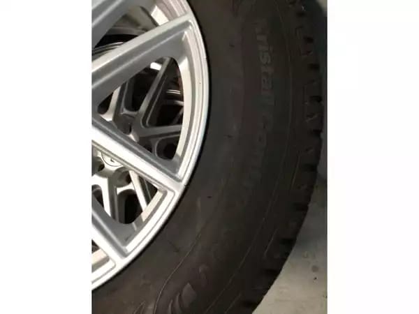 Jantes alu + Pneus hiver 17 225/65 R17 106H - Photo 2