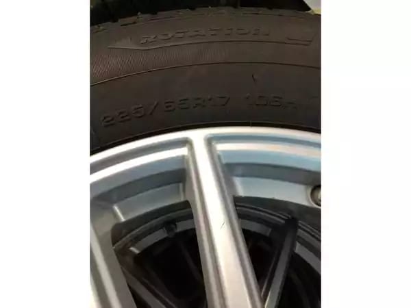 Jantes alu + Pneus hiver 17 225/65 R17 106H - Photo 3