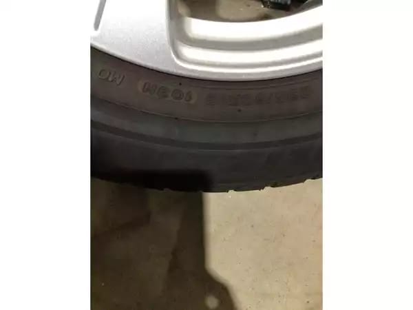 Jantes alu + Pneus hiver 18 235/60 R18 103H - Photo 2