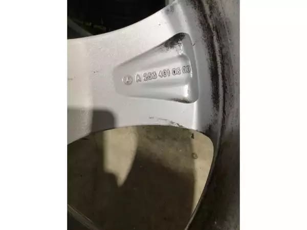 Jantes alu + Pneus hiver 18 235/60 R18 103H - Photo 3