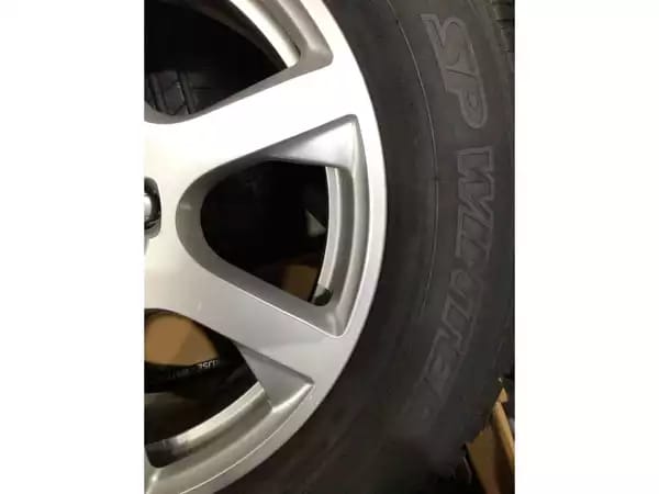Jantes alu + Pneus hiver 17 235/65 R17 104H - Photo 2