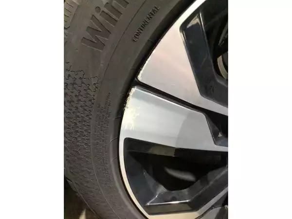 Jantes alu + Pneus hiver 18 215/55 R18 99V - Photo 3