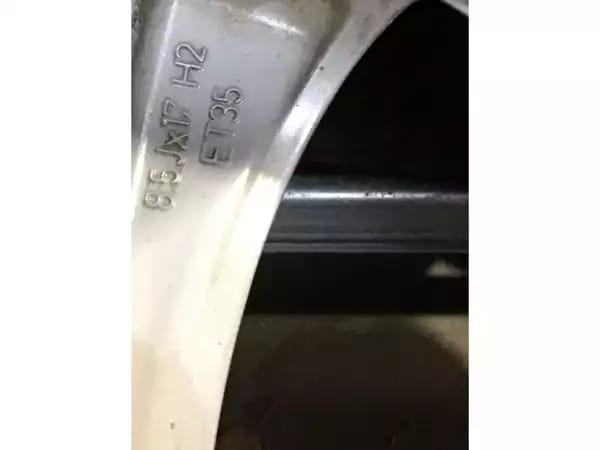 Jantes alu + Pneus hiver 17 255/45 R17 102V - Photo 3