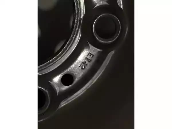 Jantes acier + Pneus hiver 17 215/65 R17 99H - Photo 2