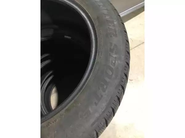 Pneus hiver 19 255/55 R19 111V - Photo 2