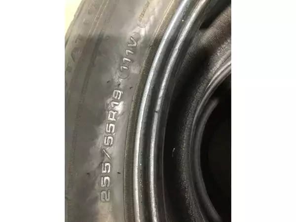 Pneus hiver 19 255/55 R19 111V - Photo 3