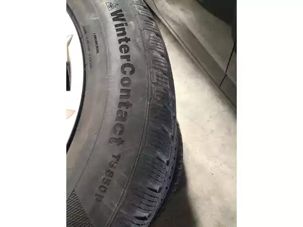 Jantes alu + Pneus hiver 18 255/60 R18 112H - Photo 2