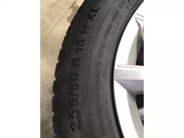 Jantes alu + Pneus hiver 18 255/60 R18 112H - Photo 3