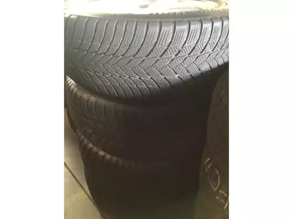 Jantes alu + Pneus hiver 18 235/55 R18 100H - Photo 2