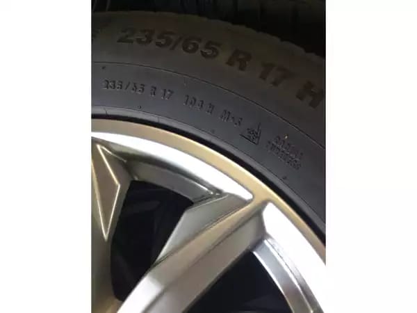 Jantes alu + Pneus hiver 17 235/65 R17 104H - Photo 3