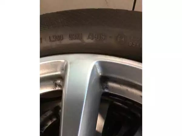 Jantes alu + Pneus hiver 17 225/55 R17 97H - Photo 2