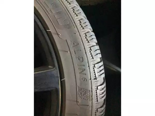 Jantes alu + Pneus hiver 17 225/45 R17 94V - Photo 2
