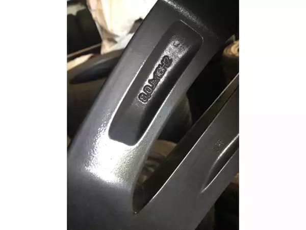 Jantes alu + Pneus hiver 18 235/65 R18 110H - Photo 2