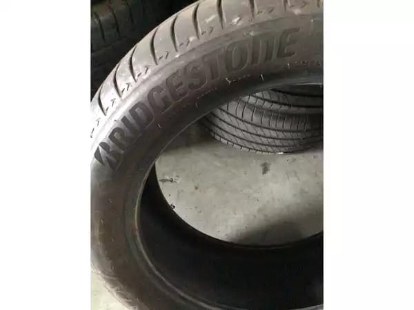 Pneus été 19 235/50 R19 99V - Photo 2