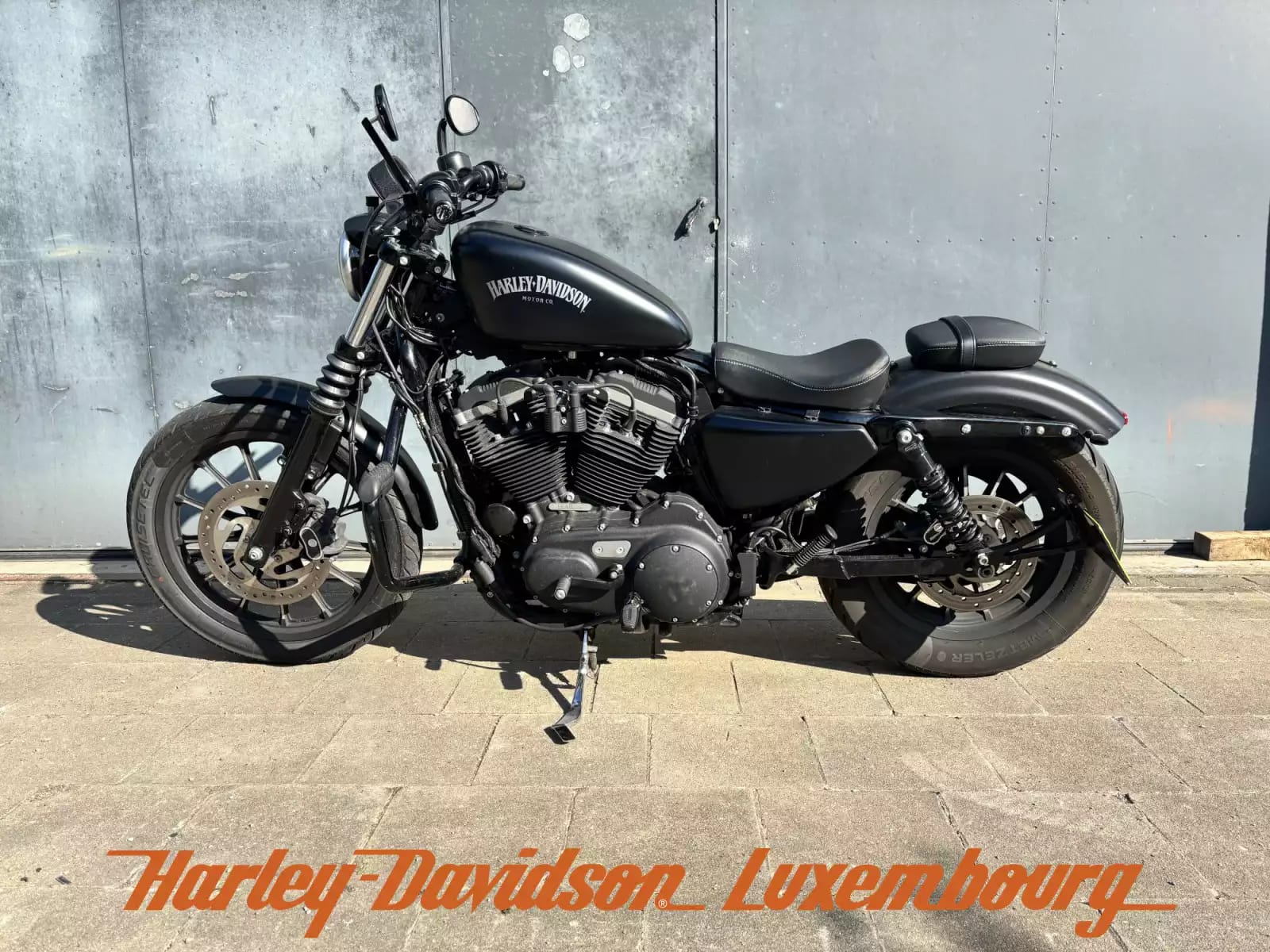 Harley-Davidson Sportster 883 - Photo 1