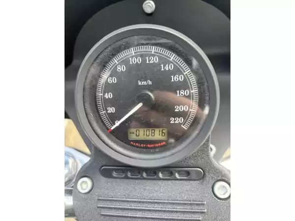 Harley-Davidson Sportster SuperLow - Photo 3