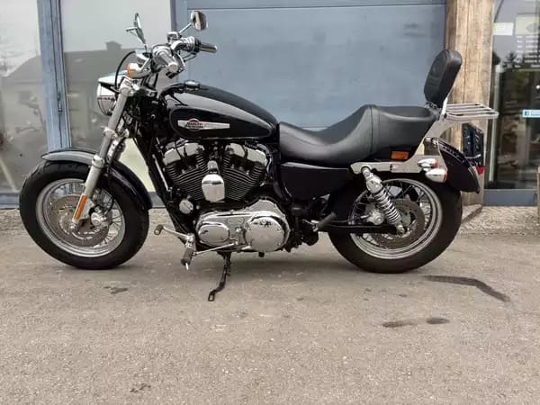 Harley-Davidson 1200 Custom - Photo 2