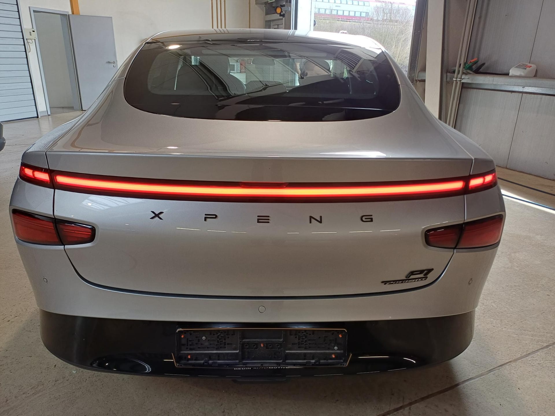 Xpeng P7 P7i RWD Long Range BEV 86KWH Long Range RWD - Photo 3