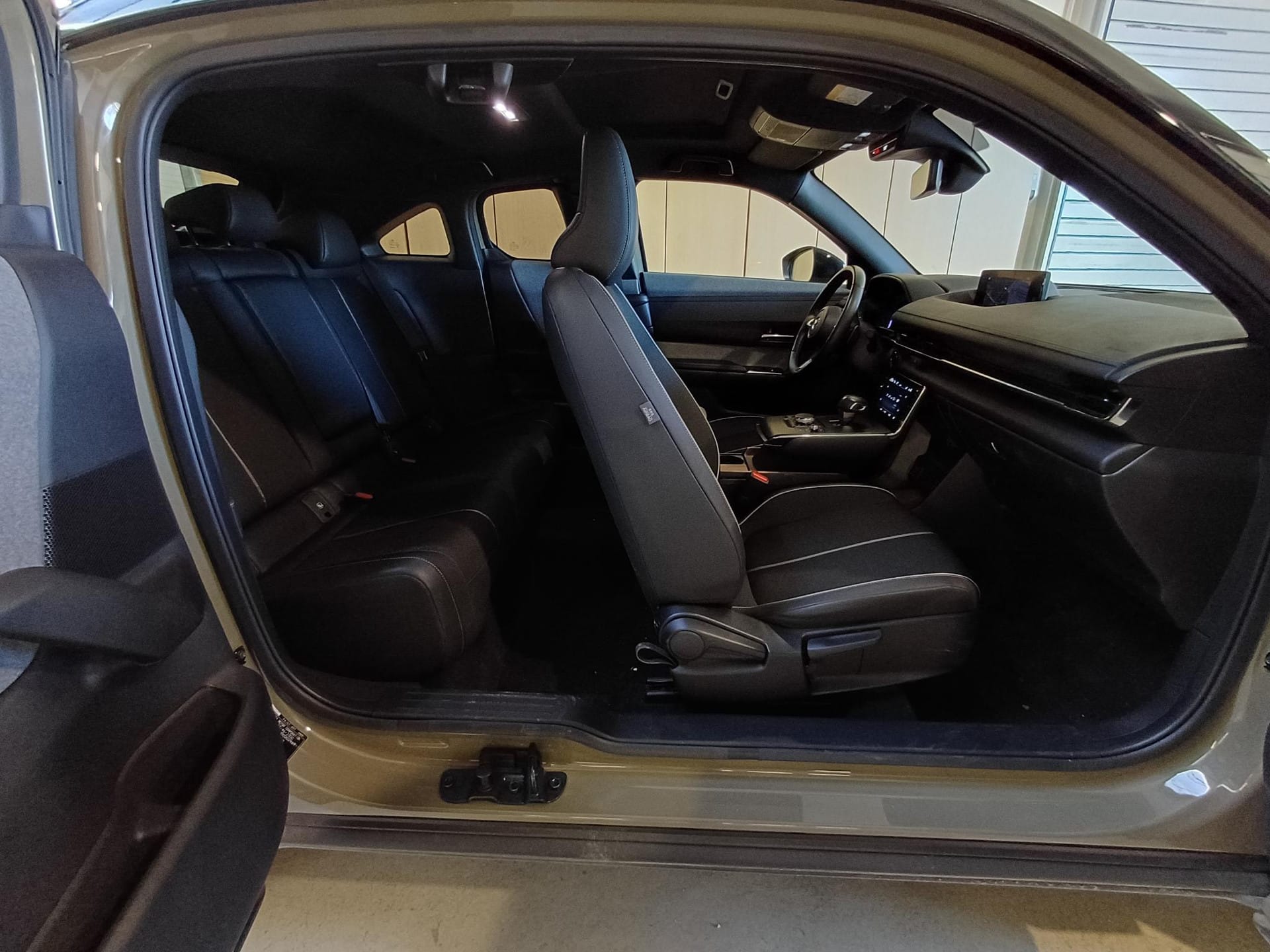 Mazda MX-30 e-SKYACTIV 145 pk Makoto - Photo 3