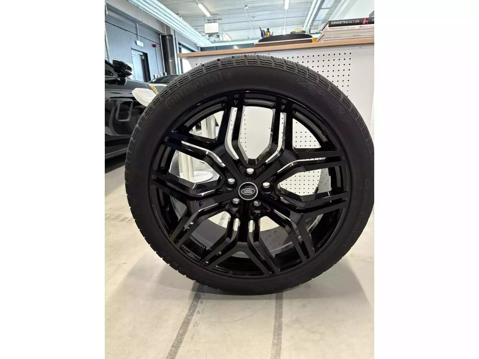 Jantes alu + Pneus hiver 22 275/40 R22 108V - Photo 1