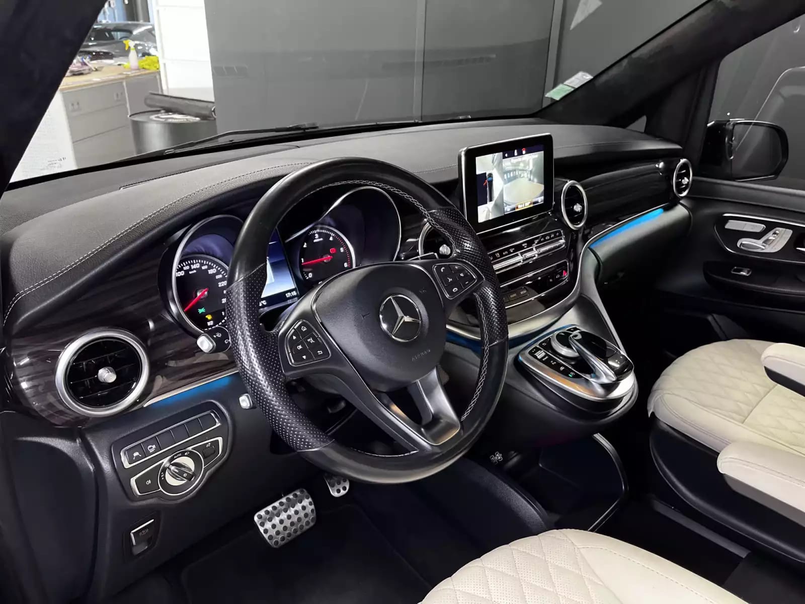 Mercedes-Benz V 250 VIP 250 D /AVANTGARDE /360°/VOLL/ - Photo 1