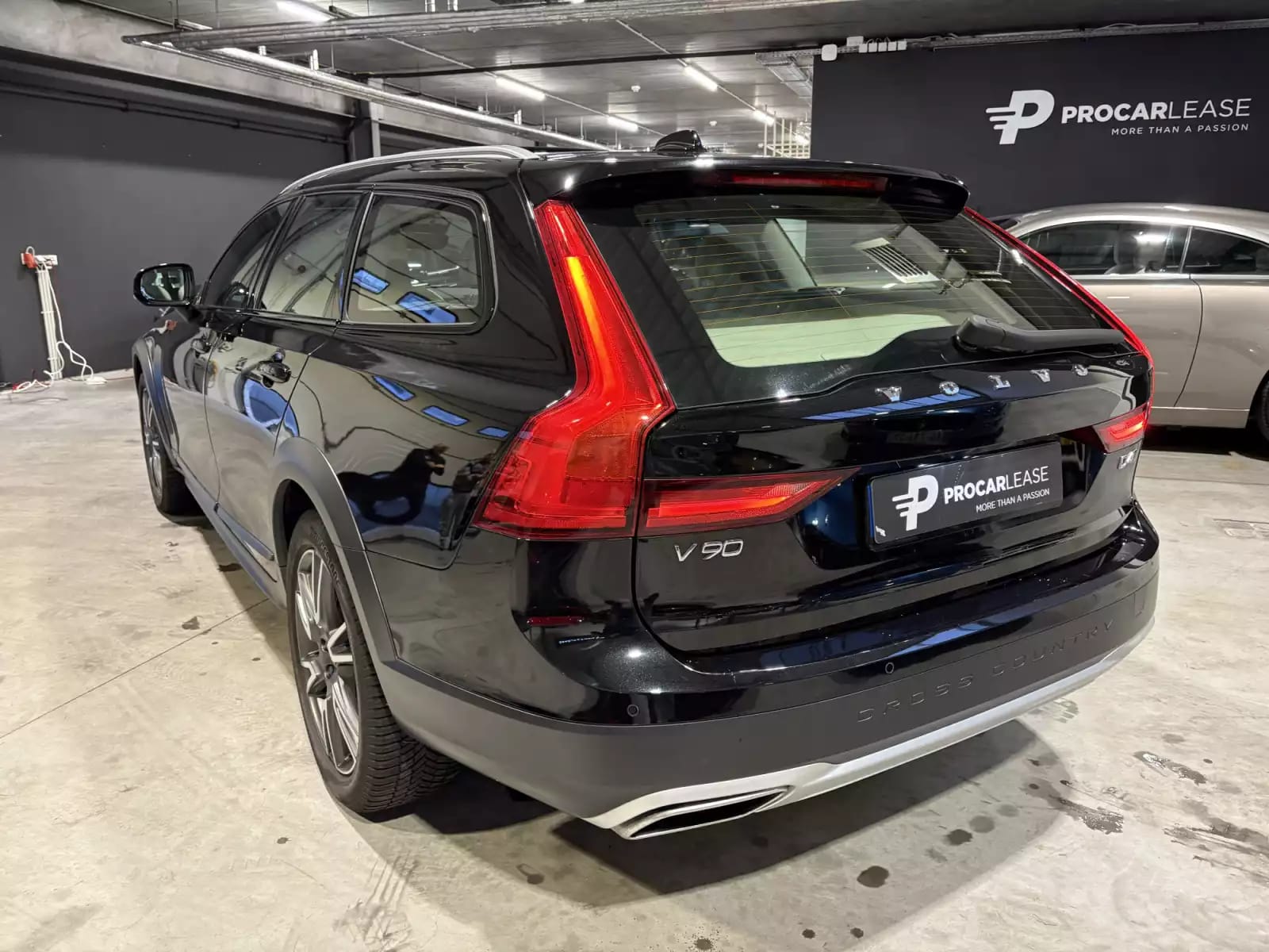 Volvo V90 Cross Country Pro AWD/PANO/19/360/HUP.D/VOLL - Photo 1