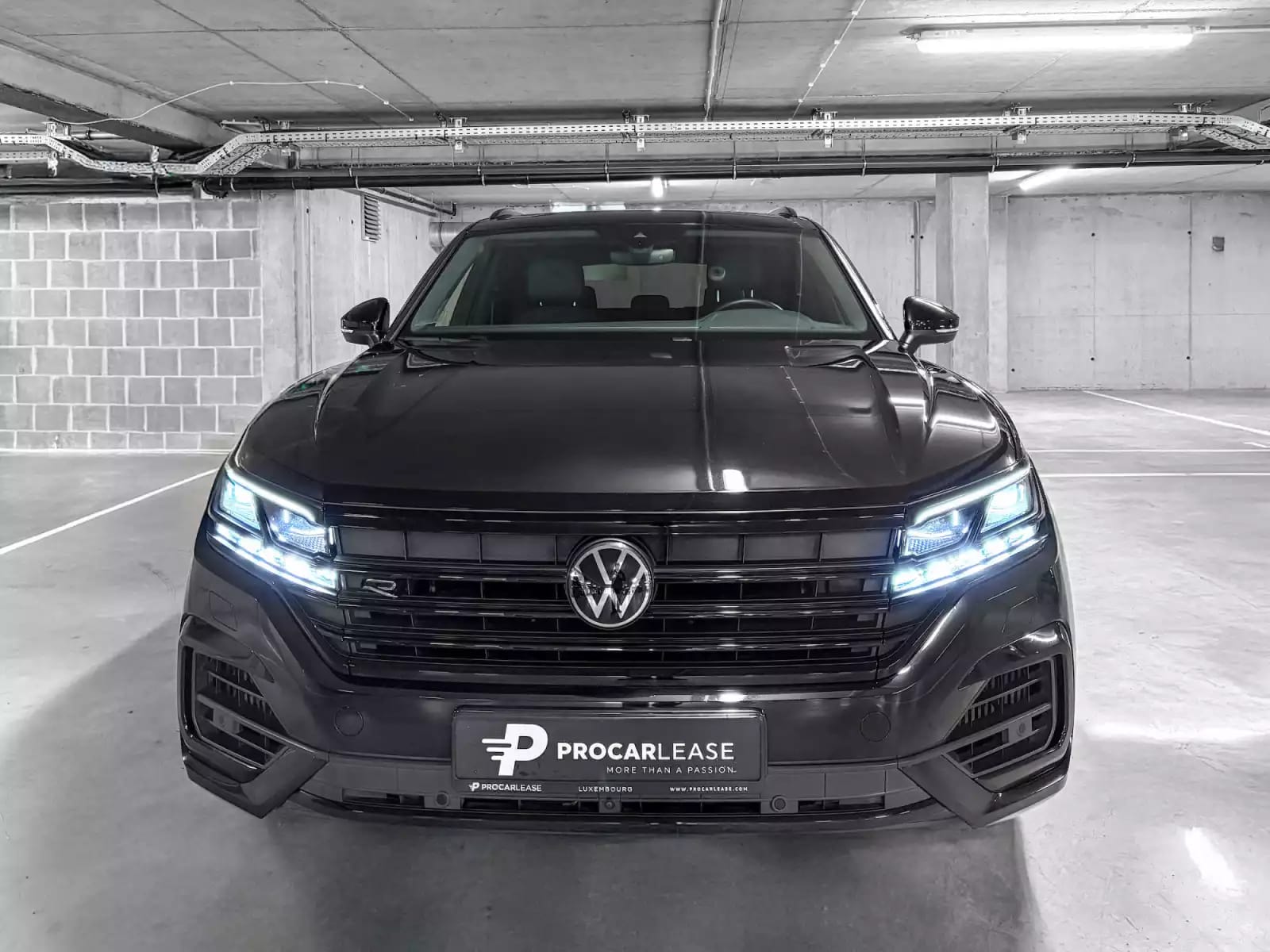 Volkswagen Touareg R 4Motion eHybrid/ ERGO CONFORT/VIRTUAL/PANORAMA - Photo 1