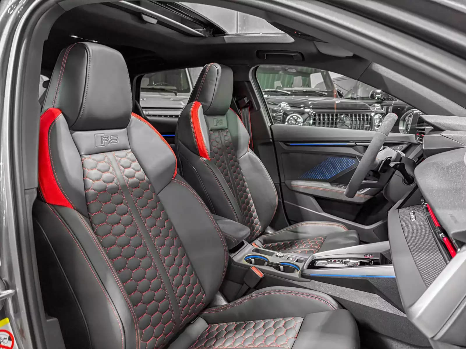 Audi RS3 Sportback 2.5 TFSI quattro/Pano/19//360°/SONO/MATRIX - Photo 1