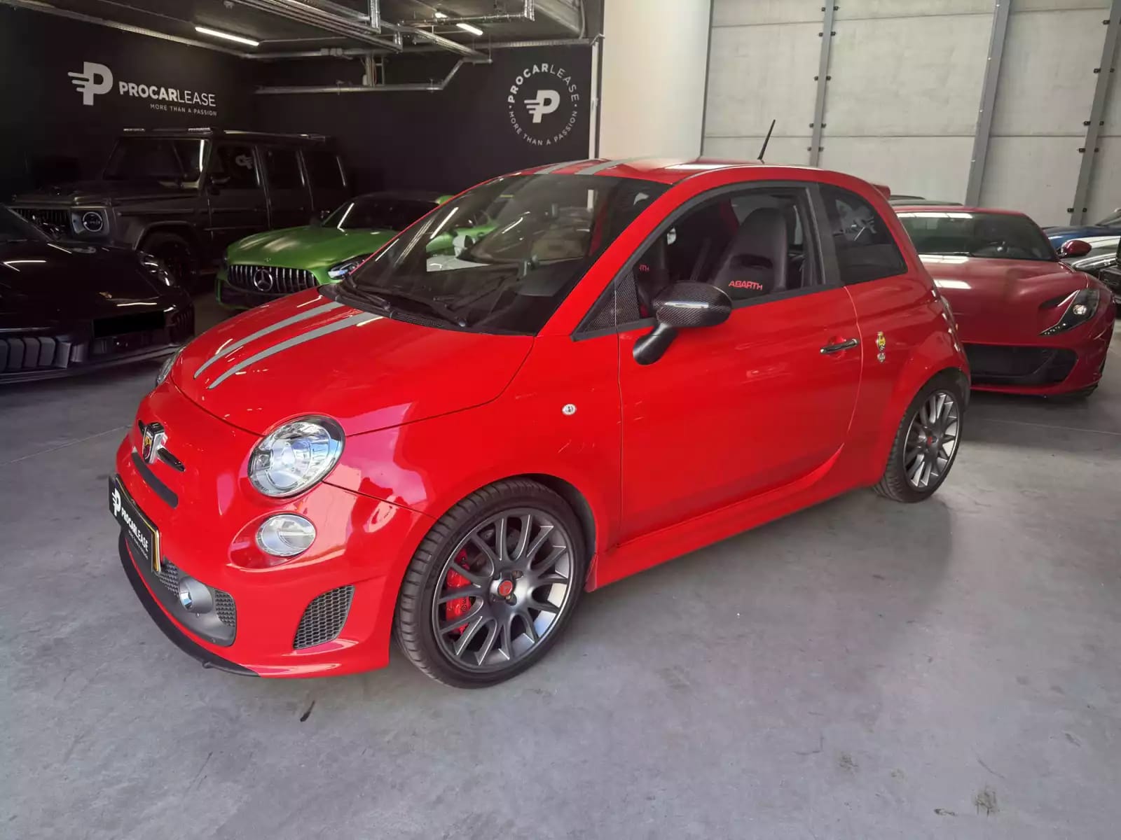 Abarth 695 TRIBUTO FERRARI /CARBON/N°1056/1199 - Photo 1