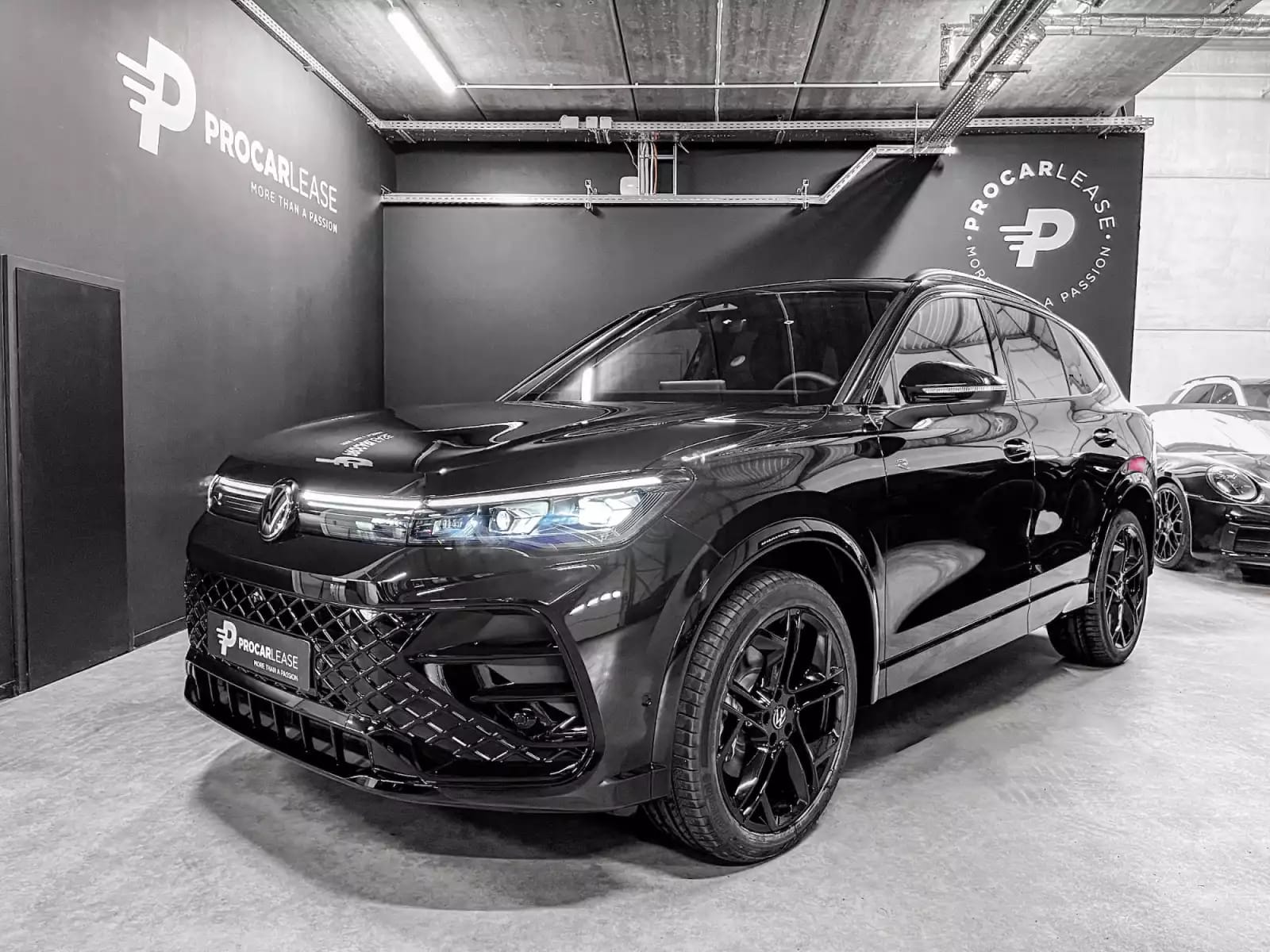 Volkswagen Tiguan Tiguan 2.0 TDI/DSG/4Motion R-Line/ AHK/Pano/360°/Leder/VOLL - Photo 1