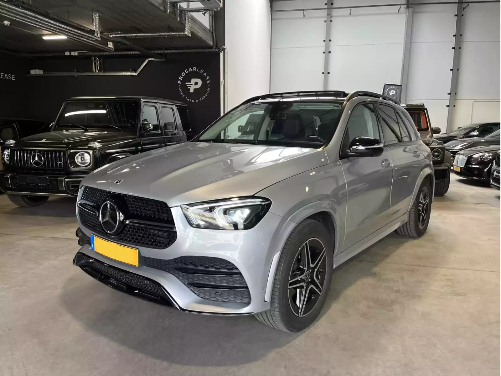 Mercedes-Benz GLE 400 D AMG/ 4Matic /AMG/PANORAMA/ BURMESTER/360/ - Photo 1