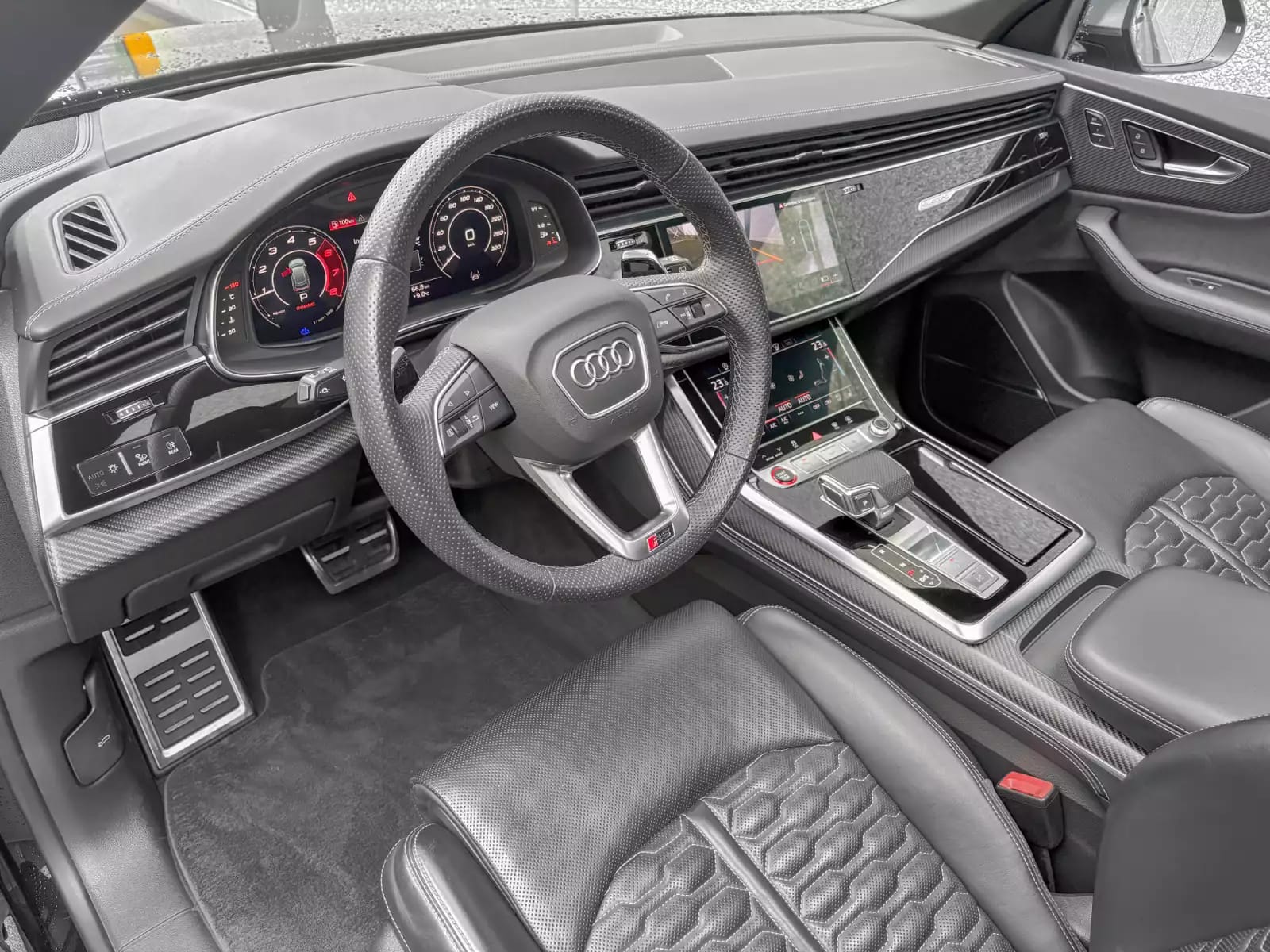 Audi RS Q8 4.0 TFSI/PANO/23//HUD/Matrix/Bang & Olufsen  *VOLL** - Photo 1