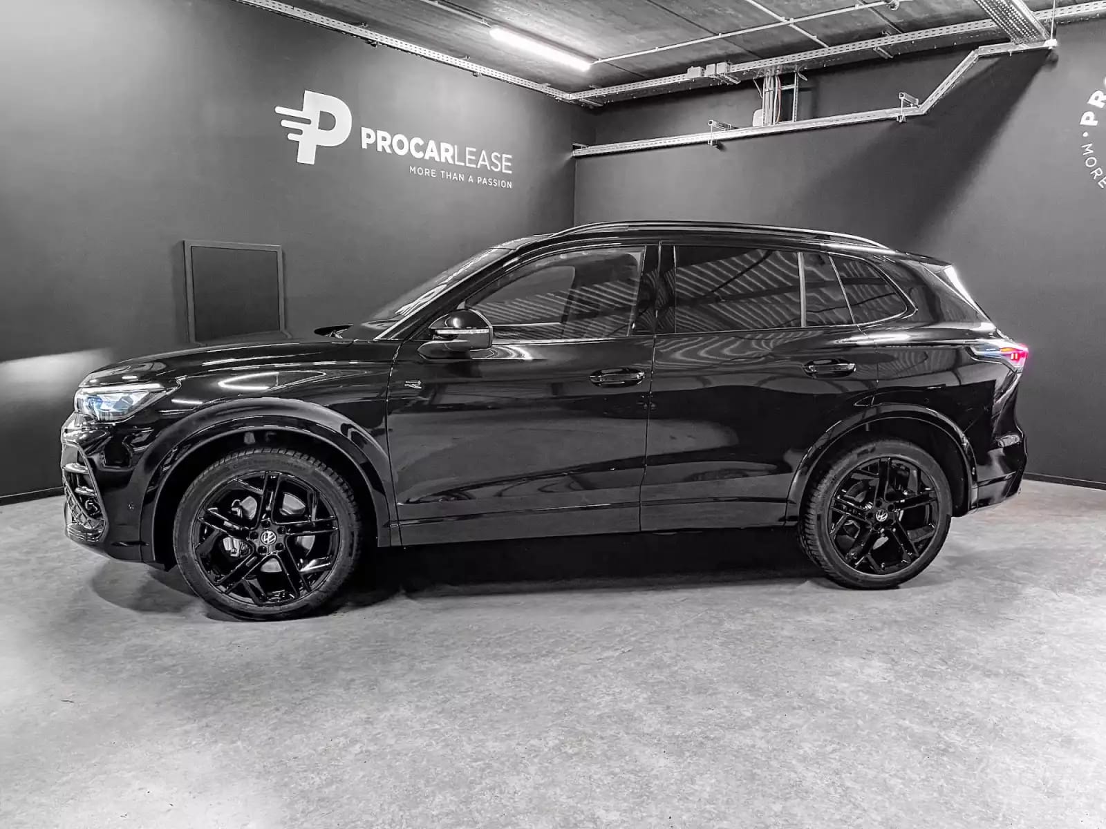 Volkswagen Tiguan Tiguan 2.0 TDI/DSG/4Motion R-Line/ AHK/Pano/360°/Leder/VOLL - Photo 1