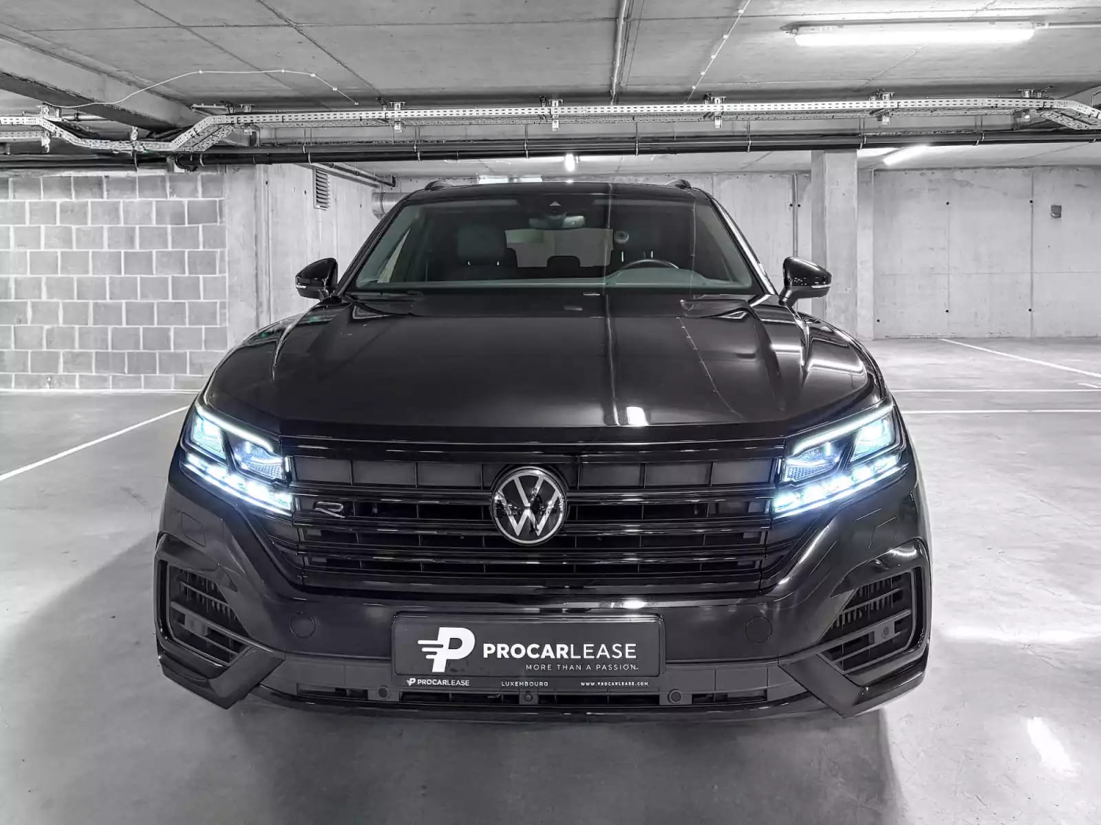 Volkswagen Touareg R 4Motion eHybrid/ ERGO CONFORT/VIRTUAL/PANORAMA - Photo 1