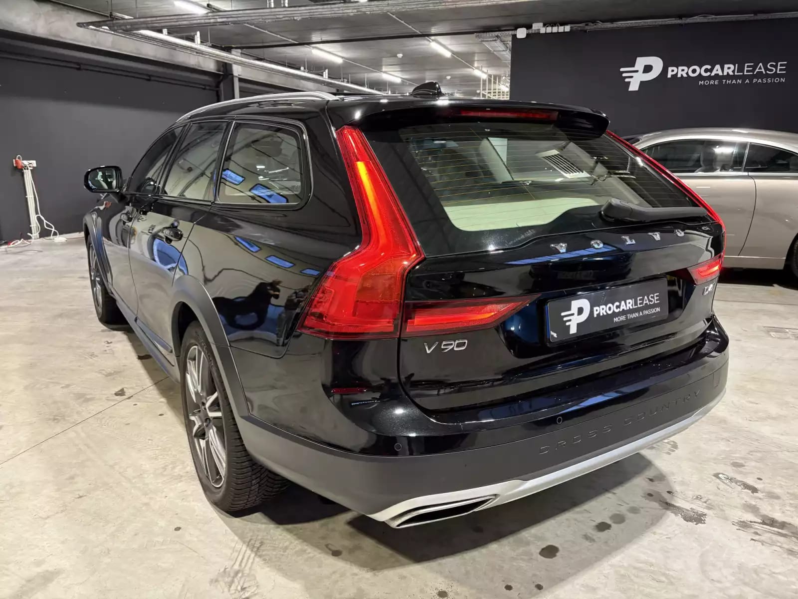 Volvo V90 Cross Country Pro AWD/PANO/19/360/HUP.D/VOLL - Photo 1