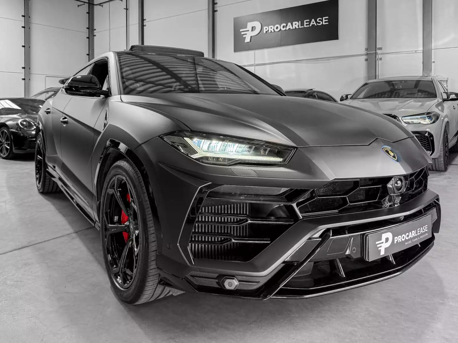 Lamborghini Urus 4.0 V8 Auto./PANO/22/360°/HUD/CARBON/VOLL - Photo 1