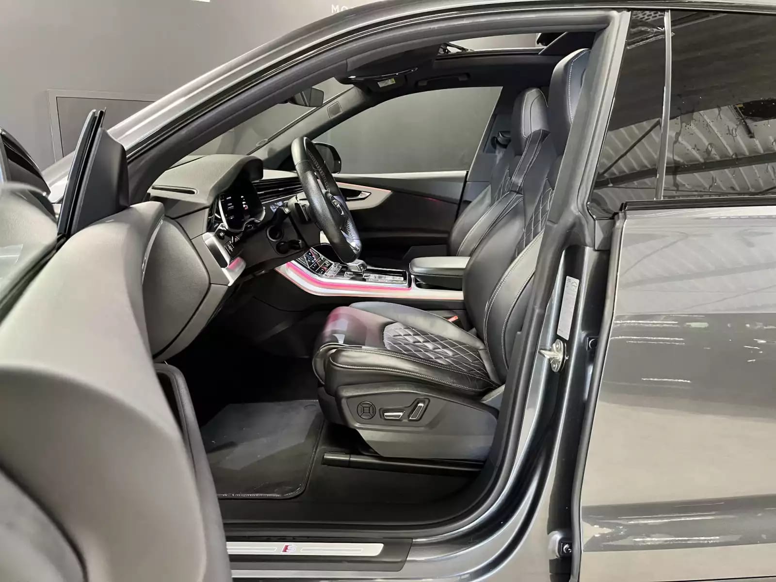 Audi SQ8 4.0 TDI Quattro/Matrix PANO/B&O/23/360°/HUD/AHK/ADAPTATIVE CRUISE - Photo 1