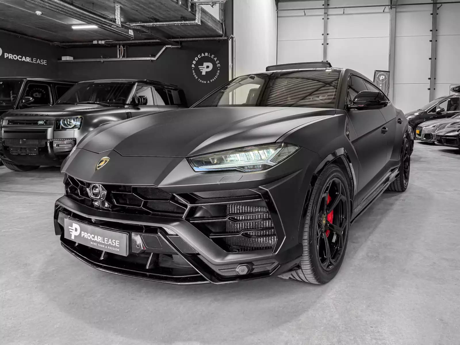 Lamborghini Urus 4.0 V8 Auto./PANO/22/360°/HUD/CARBON/VOLL - Photo 1