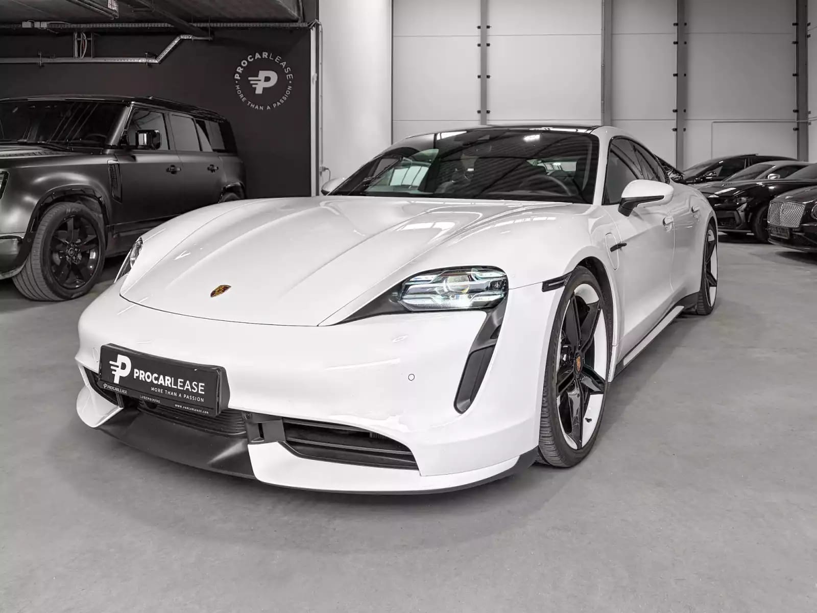 Porsche Taycan PORSCHE TAYCAN TURBO /APPROVED/ PURE WHITE | SPORT CHRONO | TOIT PANO | 21" MISSION E | BOSE | AFFICHAGE PASSAGER | PSCB - Photo 1