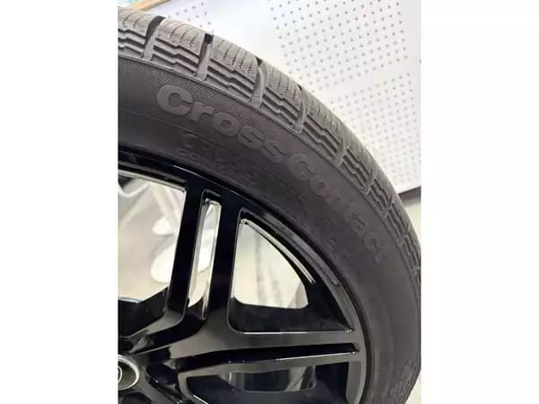 Jantes alu + Pneus hiver 22 275/40 R22 108V - Photo 3
