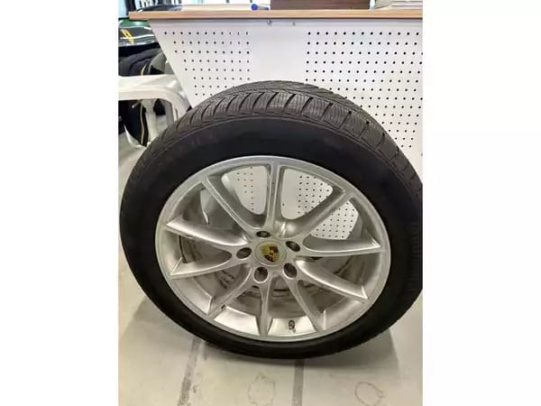 Jantes alu + Pneus hiver 20 305/40 R20 112V - Photo 2