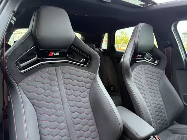 Audi RS3 Sportback 2.5 TFSI quattro/Pano/19//360°/SONO/MATRIX - Photo 2